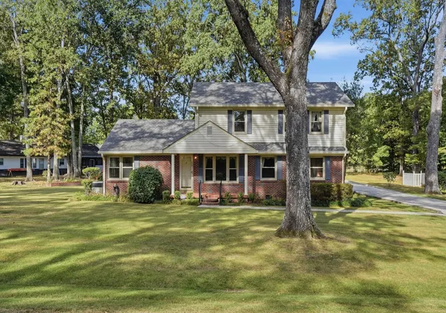 Photo 2 of Single family home for sale at 200 Fleming St, Tullahoma, TN 37388 | MLS# 3602564 | Listing updated on 2026-10-01