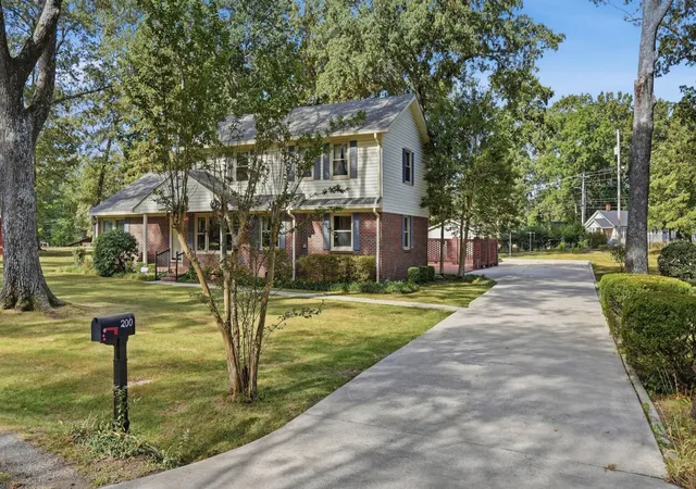 Photo 3 of Single family home for sale at 200 Fleming St, Tullahoma, TN 37388 | MLS# 3602564 | Listing updated on 2026-10-01