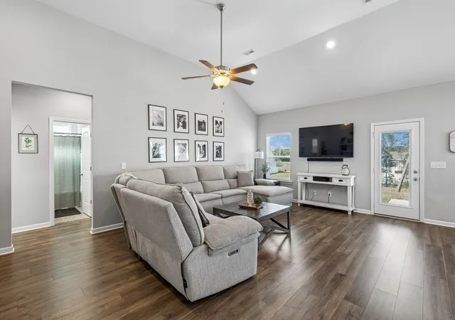 Photo 4 of Single family home for sale at 805 Niles Woods Way, Murfreesboro, TN 37129 | MLS# 3602105 | Listing updated on 2026-10-09