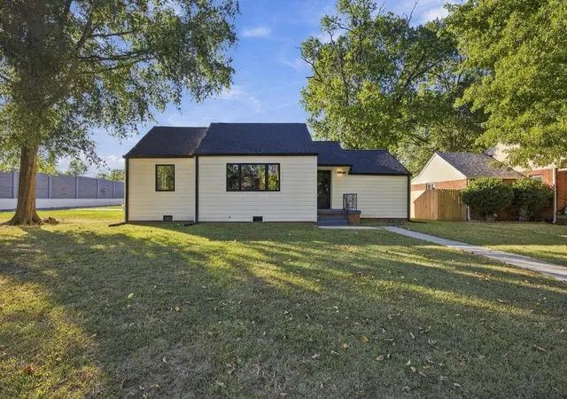 Single family home for sale at 415 Haney Dr, Chattanooga, TN 37411 | MLS# 3602076