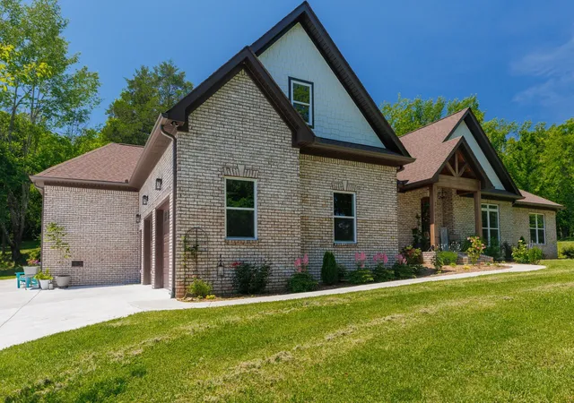 Photo 3 of Single family home for sale at 2022 Southport Rd, Culleoka, TN 38451 | MLS# 3602723 | Listing updated on 2026-10-08
