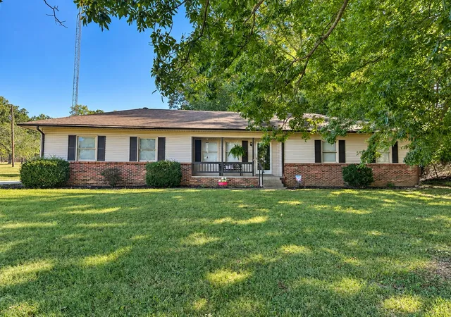 Single family home for sale at 456 Lakeland Dr, Dover, TN 37058 | MLS# 3602321