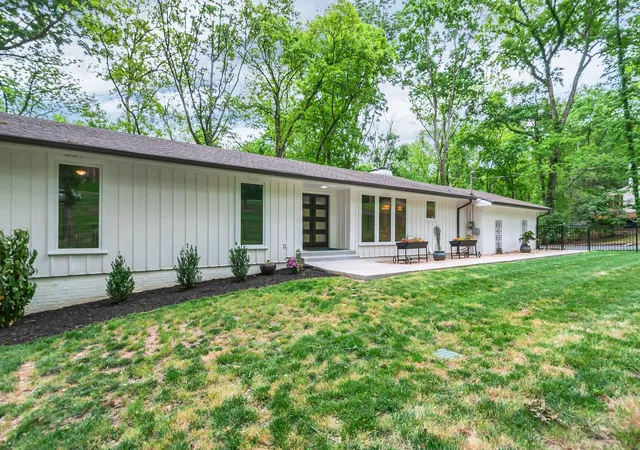 Photo 2 of Single family home for sale at 133 Featherstone Dr, Franklin, TN 37069 | MLS# 3603484 | Listing updated on 2026-10-04