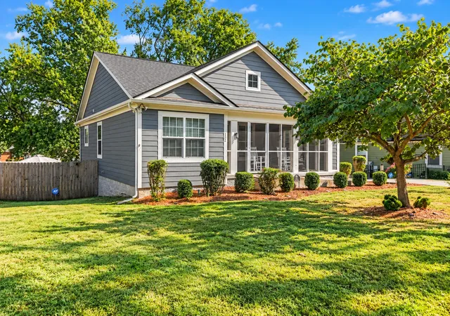 Photo 2 of Single family home for sale at 112 Bradford Dr, Franklin, TN 37064 | MLS# 3603308 | Listing updated on 2026-10-09