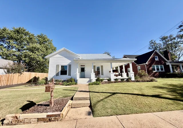 Photo 2 of Single family home for sale at 136 Groh St, Lawrenceburg, TN 38464 | MLS# 3611774 | Listing updated on 2026-10-05