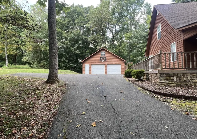 Photo 3 of Single family home for sale at 142 Hidden Holw Rd, Burkesville, KY 42717 | MLS# 3602151 | Listing updated on 2026-09-28