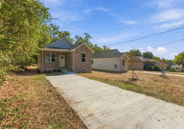 Photo 3 of Single family home for sale at 1401 Mohawk Trl, Madison, TN 37115 | MLS# 3603768 | Listing updated on 2026-10-04