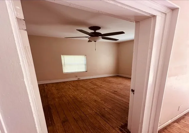 Photo 12 of Single family home for sale at 422 N Brewer St, Paris, TN 38242 | MLS# 3602350 | Listing updated on 2026-09-29