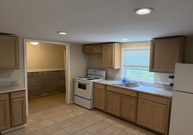 Photo 4 of Single family home for sale at 422 N Brewer St, Paris, TN 38242 | MLS# 3602350 | Listing updated on 2026-09-29