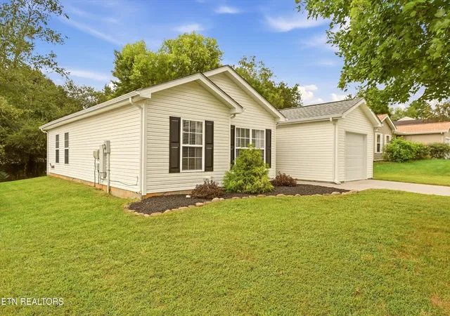 Photo 1 of Single family home for sale at 2326 Slate Valley Ln, Knoxville, TN 37923 | MLS# 3602131 | Listing updated on 2026-10-06