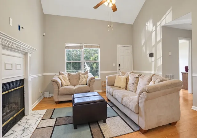 Photo 2 of Single family home for sale at 1403 Sycamore Dr, Murfreesboro, TN 37128 | MLS# 3602762 | Listing updated on 2026-09-29