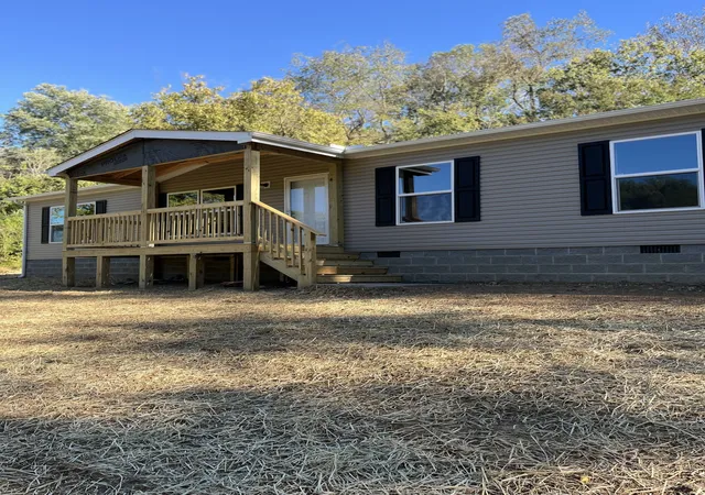 Photo 3 of Manufactured home for sale at 295 Carroll Holw Rd, Clinton, TN 37716 | MLS# 3602170 | Listing updated on 2026-09-29