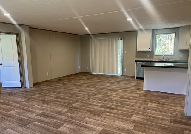Photo 4 of Manufactured home for sale at 295 Carroll Holw Rd, Clinton, TN 37716 | MLS# 3602170 | Listing updated on 2026-09-29