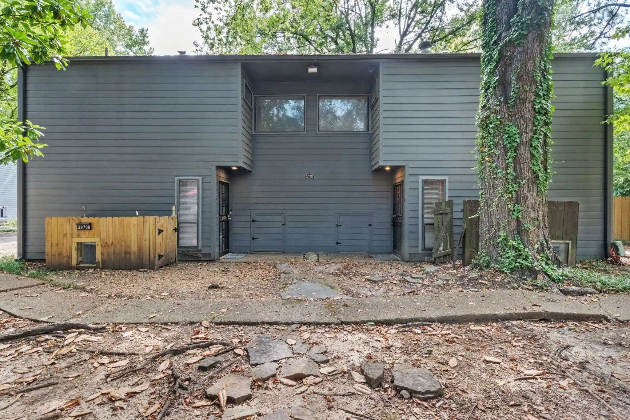 Listing Photo 1 - Condo for sale in 3970 Grahamdale Cir located at 3970 Grahamdale Cir, Memphis, TN 38122 - Unit 3970 Grahamdale Cir