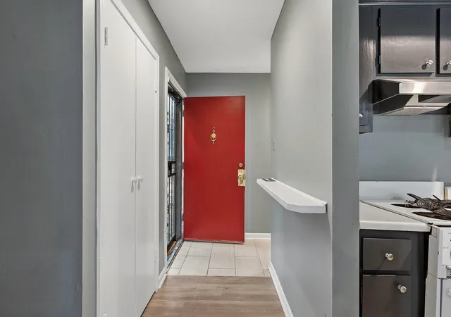 Photo 3 of Townhouse for sale at 3970 Grahamdale Cir #B, Memphis, TN 38122 | MLS# 3602145 | Listing updated on 2026-10-07