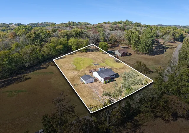 Photo 3 of Single family home for sale at 1245 Cliff Amos Rd, Spring Hill, TN 37174 | MLS# 3615253 | Listing updated on 2026-10-10
