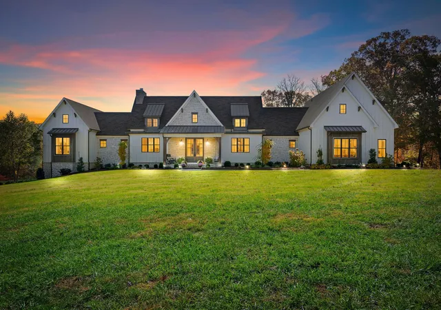 Photo 3 of Single family home for sale at 6024 Mercy Ln, Franklin, TN 37064 | MLS# 3620259 | Listing updated on 2026-10-29