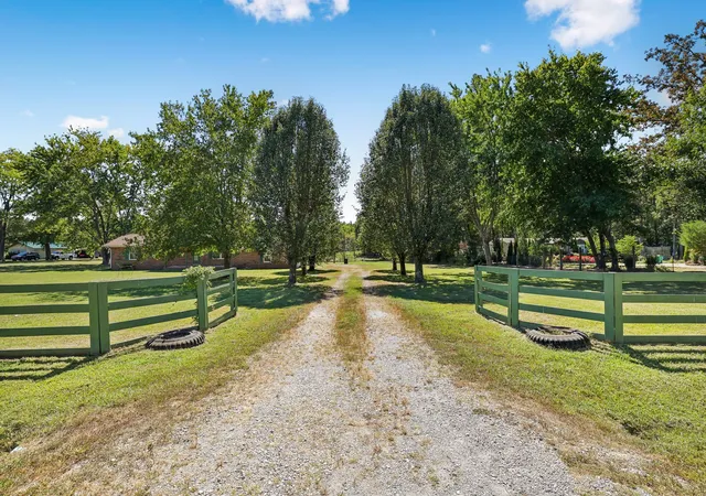 Photo 2 of Single family home for sale at 1683 Boynton Valley Rd, Manchester, TN 37355 | MLS# 3602548 | Listing updated on 2026-10-02