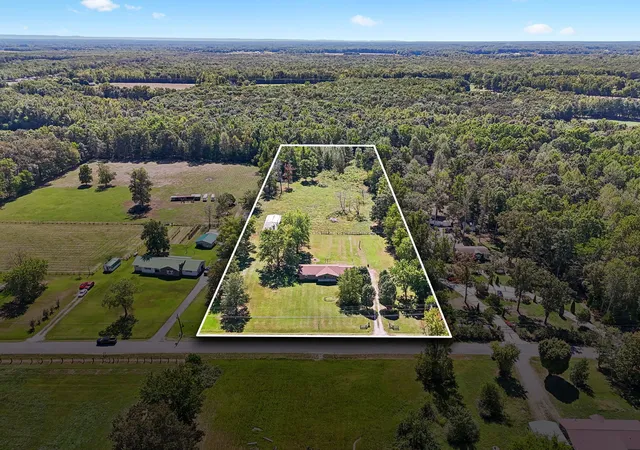 Photo 3 of Single family home for sale at 1683 Boynton Valley Rd, Manchester, TN 37355 | MLS# 3602548 | Listing updated on 2026-10-02