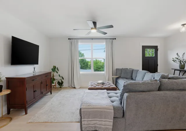 Photo 2 of Single family home for sale at 628 Maplewood Ln, Nashville, TN 37216 | MLS# 3615123 | Listing updated on 2026-10-09