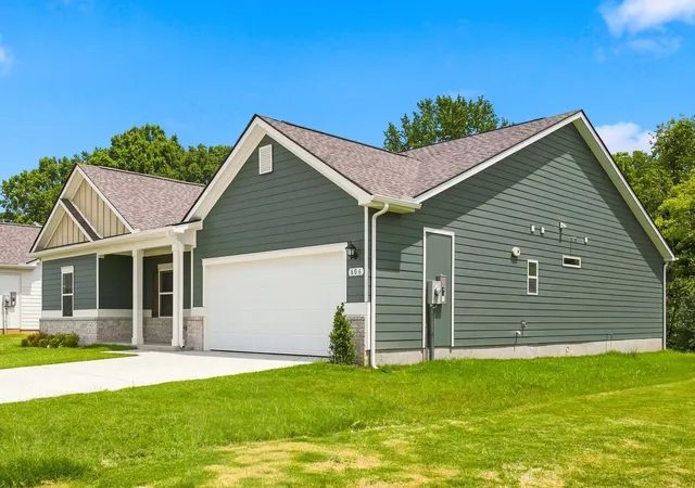 Photo 3 of Single family home for sale at 606 Nightengale Ridge Dr, Columbia, TN 38401 | MLS# 3611160 | Listing updated on 2026-10-03