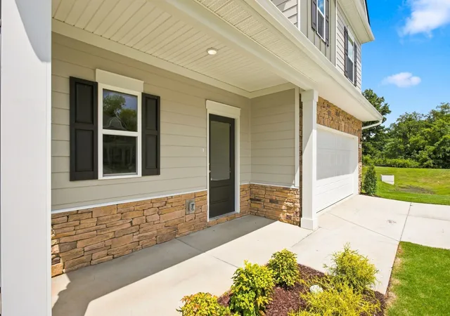Photo 3 of Single family home for sale at 625 Nightengale Ridge Dr, Columbia, TN 38401 | MLS# 3611158 | Listing updated on 2026-10-12
