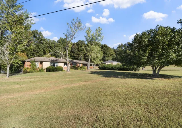 Photo 1 of Single family home for sale at 1429 Highway 100, Centerville, TN 37033 | MLS# 3611174 | Listing updated on 2026-10-03