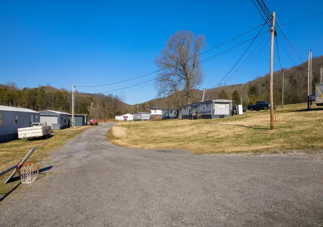 Photo 3 of Multi family home for sale at 194 Tubbs St, Liberty, TN 37095 | MLS# 3602620 | Listing updated on 2026-09-30