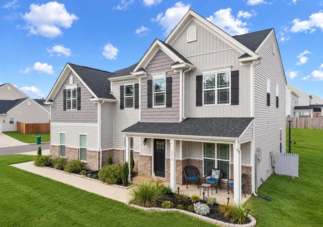 Photo 3 of Single family home for sale at 5036 Salient Dr, Spring Hill, TN 37174 | MLS# 3602329 | Listing updated on 2026-10-06