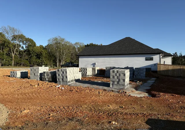 Photo 2 of Single family home for sale at 1072 Whispering Pines Way, Clarksville, TN 37043 | MLS# 3602295 | Listing updated on 2026-10-12