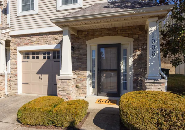 Photo 3 of Townhouse for sale at 1008 Chatsworth Dr, Old Hickory, TN 37138 | MLS# 3602275 | Listing updated on 2026-09-28