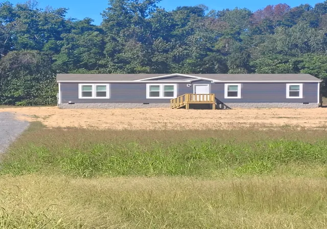 Photo 2 of Manufactured home for sale at 5230 White Springs Ln, Lafayette, TN 37083 | MLS# 3602231 | Listing updated on 2026-09-28