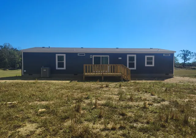Photo 3 of Manufactured home for sale at 5230 White Springs Ln, Lafayette, TN 37083 | MLS# 3602231 | Listing updated on 2026-09-28
