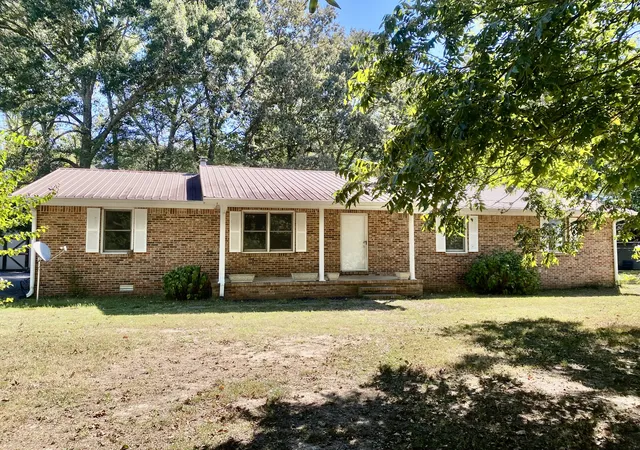 Photo 2 of Single family home for sale at 611 Thacker Rd, Manchester, TN 37355 | MLS# 3602689 | Listing updated on 2026-09-29