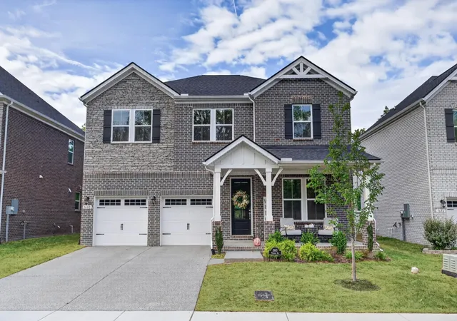 Photo 1 of Single family home for sale at 3660 Pierside Dr, Hermitage, TN 37076 | MLS# 3611914 | Listing updated on 2026-10-05
