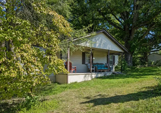 Photo 3 of Single family home for sale at 160 Ivy Ave, Crossville, TN 38555 | MLS# 3603443 | Listing updated on 2026-10-02
