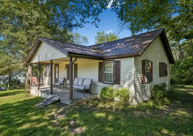 Photo 4 of Single family home for sale at 160 Ivy Ave, Crossville, TN 38555 | MLS# 3603443 | Listing updated on 2026-10-02