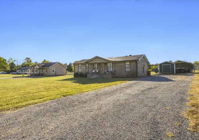 Photo 2 of Single family home for sale at 70 Byars Ln, Castalian Springs, TN 37031 | MLS# 3614433 | Listing updated on 2026-10-08
