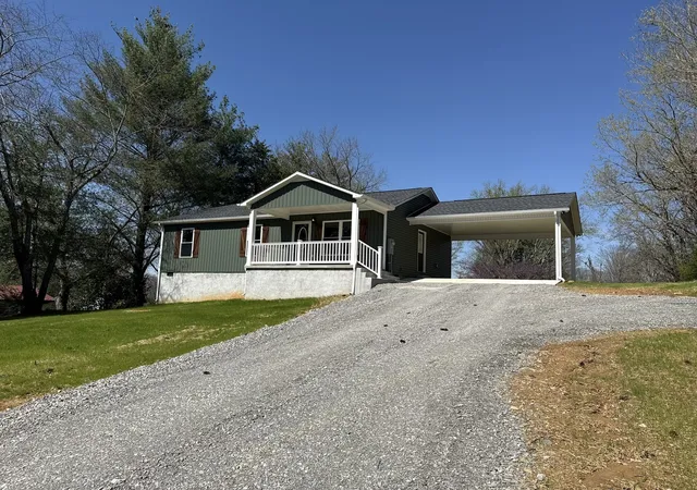 Photo 3 of Single family home for sale at 44 Blue Lake Rd, Mc Minnville, TN 37110 | MLS# 3602233 | Listing updated on 2026-09-28