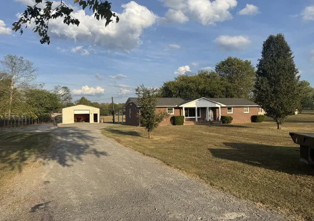 Single family home for sale at 2908 Midland Rd, Shelbyville, TN 37160 | MLS# 3611095