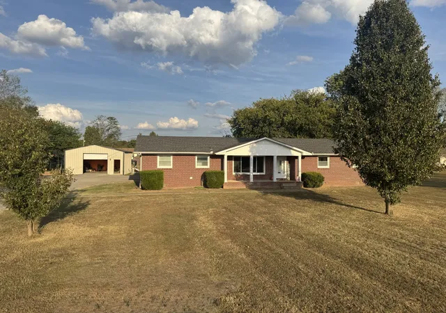 Photo 3 of Single family home for sale at 2908 Midland Rd, Shelbyville, TN 37160 | MLS# 3611095 | Listing updated on 2026-10-08