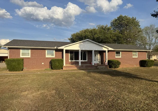 Photo 3 of Single family home for sale at 2908 Midland Rd, Shelbyville, TN 37160 | MLS# 3611095 | Listing updated on 2026-10-08