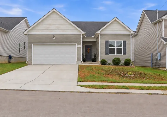 Single family home for sale at 210 Triple Crown Ct, Shelbyville, TN 37160 | MLS# 3611502