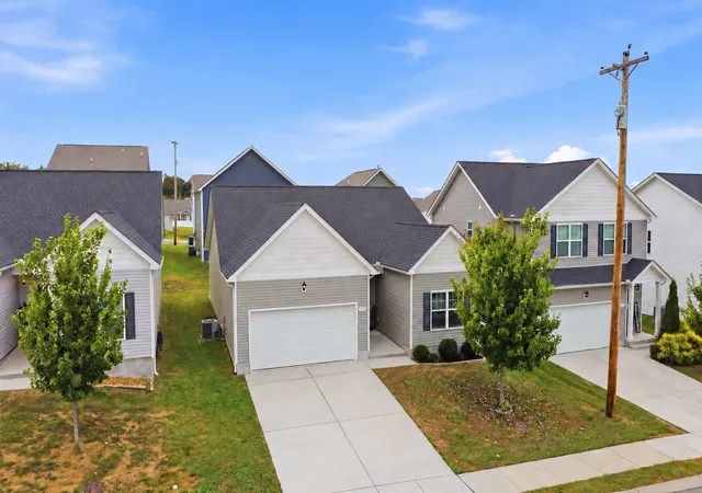 Photo 2 of Single family home for sale at 210 Triple Crown Ct, Shelbyville, TN 37160 | MLS# 3611502 | Listing updated on 2026-10-09
