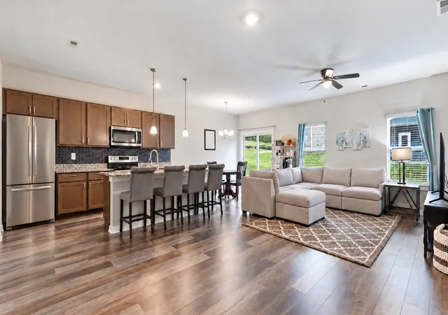 Photo 3 of Single family home for sale at 210 Triple Crown Ct, Shelbyville, TN 37160 | MLS# 3611502 | Listing updated on 2026-10-09