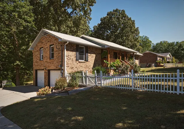 Photo 3 of Single family home for sale at 2684 Old Clarksville Pike, Ashland City, TN 37015 | MLS# 3610274 | Listing updated on 2026-10-06