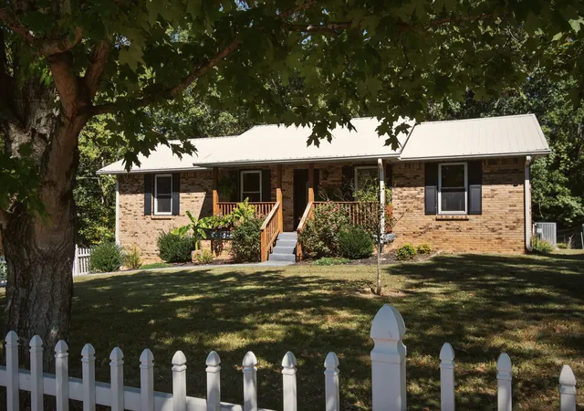 Photo 2 of Single family home for sale at 2684 Old Clarksville Pike, Ashland City, TN 37015 | MLS# 3610274 | Listing updated on 2026-10-06
