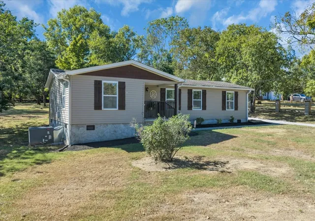 Photo 3 of Single family home for sale at 4164 Trousdale Fry Pike, Lebanon, TN 37087 | MLS# 3602816 | Listing updated on 2026-10-05