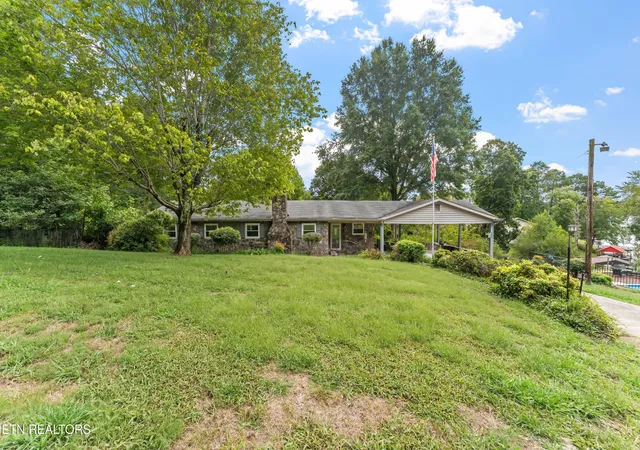 Photo 1 of Single family home for sale at 1629 Piney Point Rd, Spring City, TN 37381 | MLS# 3602272 | Listing updated on 2026-10-03