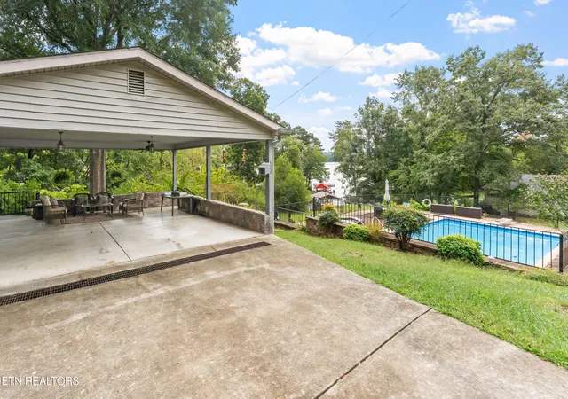 Photo 3 of Single family home for sale at 1629 Piney Point Rd, Spring City, TN 37381 | MLS# 3602272 | Listing updated on 2026-10-03
